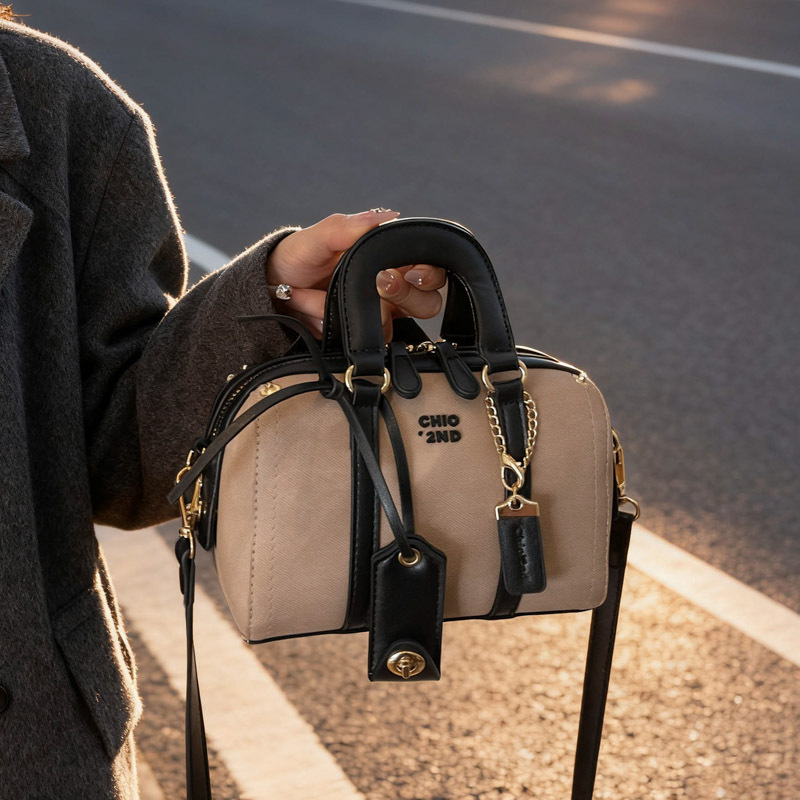 Fashion stitching handbag Boston bag 2025 new women's bag texture versatile niche simple shoulder crossbody bag