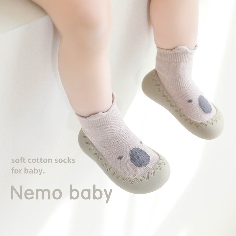 2022 spring and summer baby shoes and socks cartoon soft-soled anti-slip toddler shoes to prevent falling off children's soft-soled shoes baby floor socks