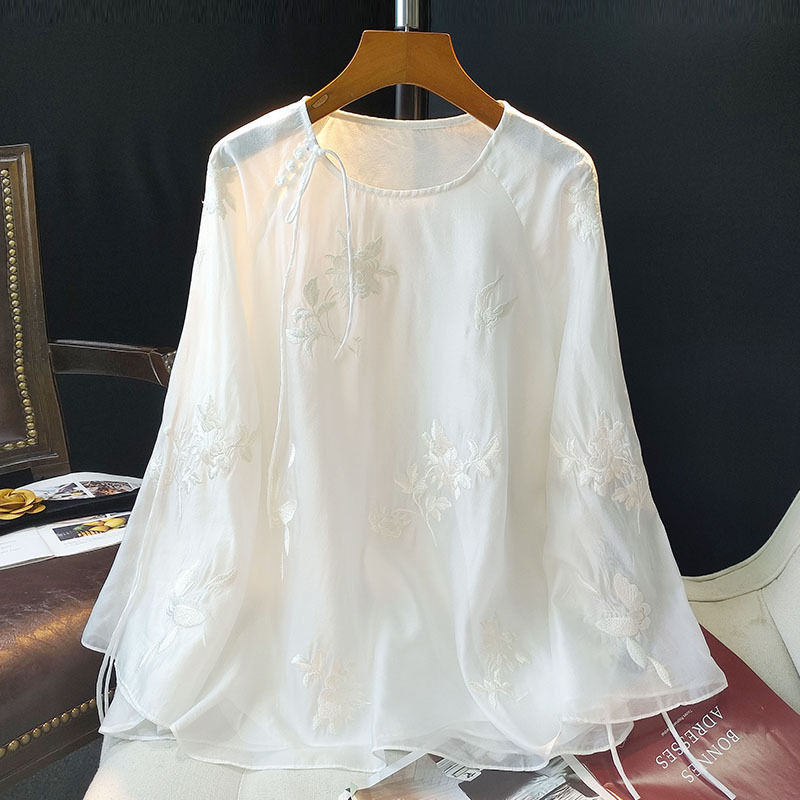 White Chinese round neck embroidered shirt for women 2022 new autumn fashionable and versatile casual national style top trend