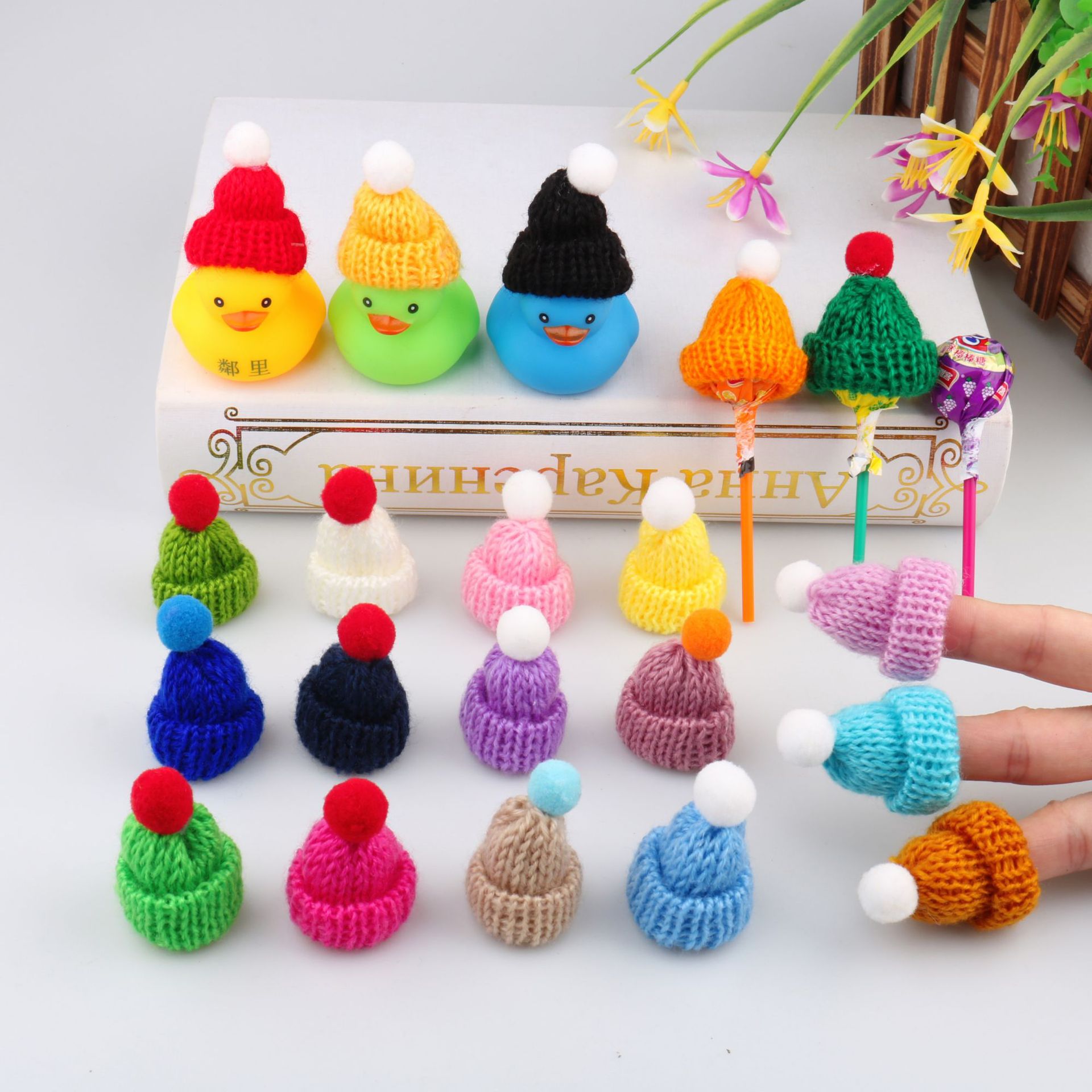 Spot Christmas mini hat diy knitted doll woolen hat accessories finger hat clothing accessories