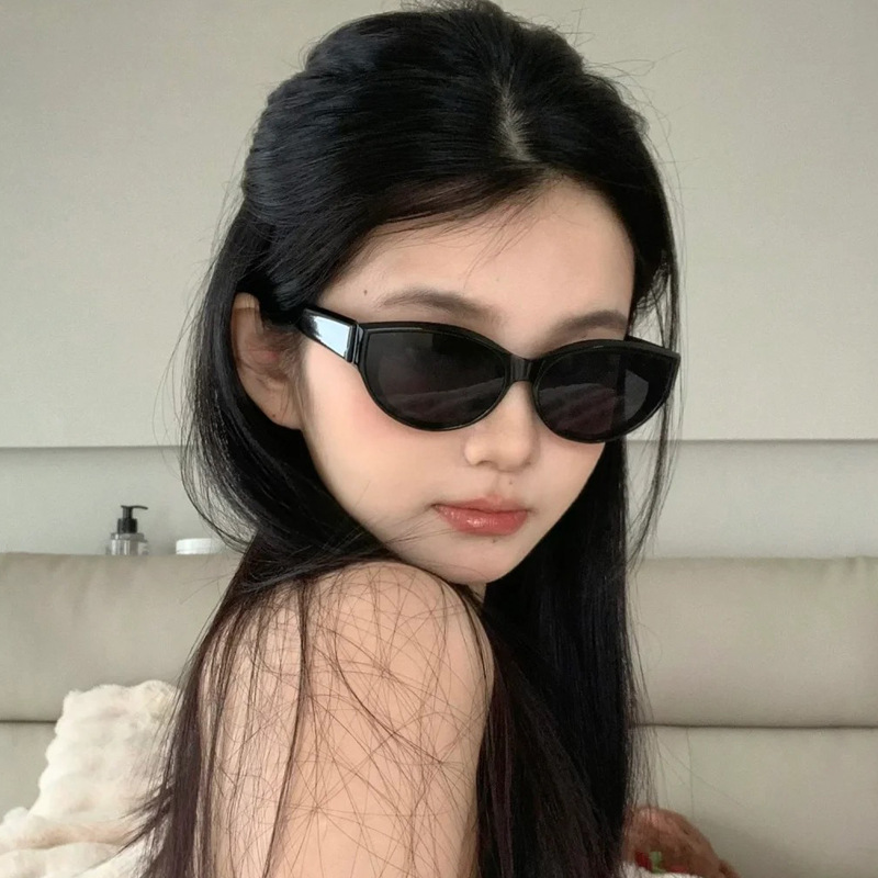 Black glasses and sunglasses 2026 new small frame cat eye sunglasses cross-border personalized sunglasses frames wholesale