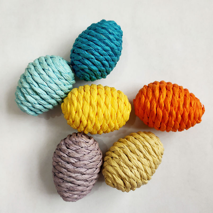 Factory wholesale pick-up hand-wrapped Easter decoration small pet toys accessories colorful paper rope eggs