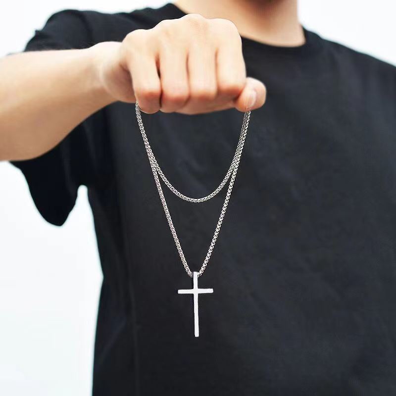 Cross-border European and American new titanium steel cross necklace men's trendy and versatile stainless steel cross pendant sweater chain accessories