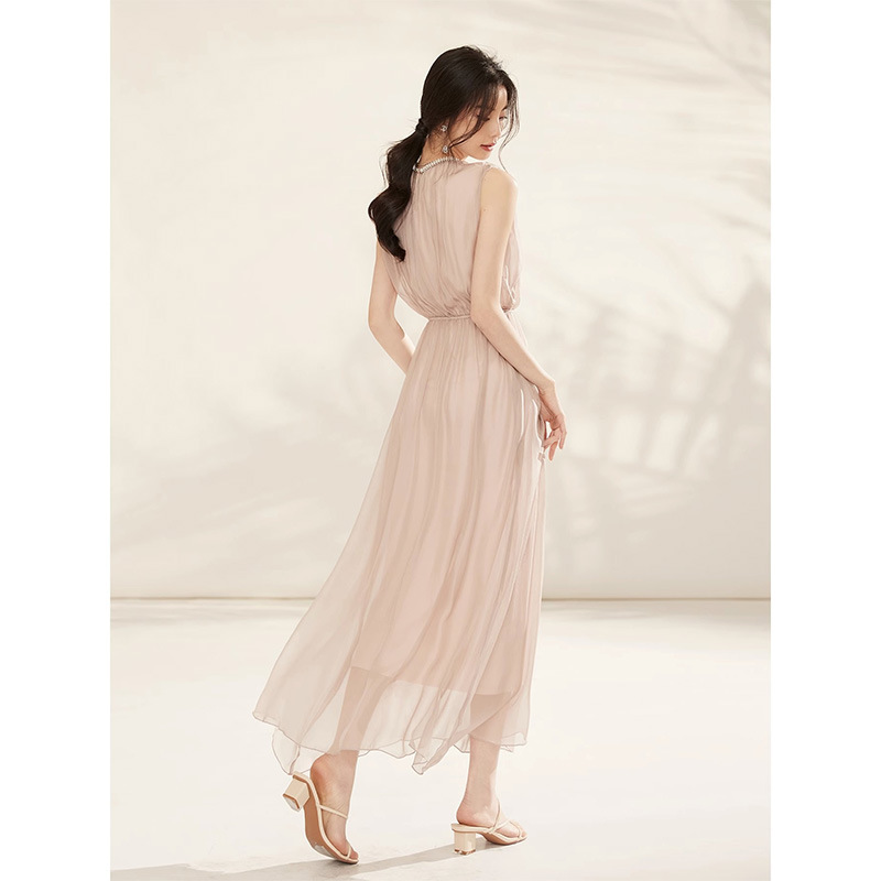 Light luxury dress for women summer 2026 new high-end exquisite niche design sleeveless temperament high-end long skirt