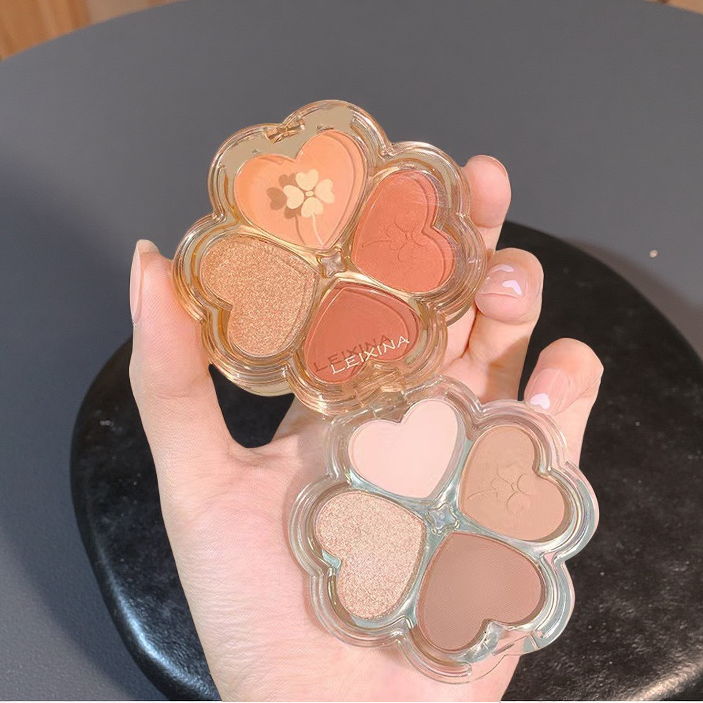 Lucky Clover Four-Color Eyeshadow Palette is light, easy to apply, whitening, women's touch-up, matte earthy pearlescent with glitter