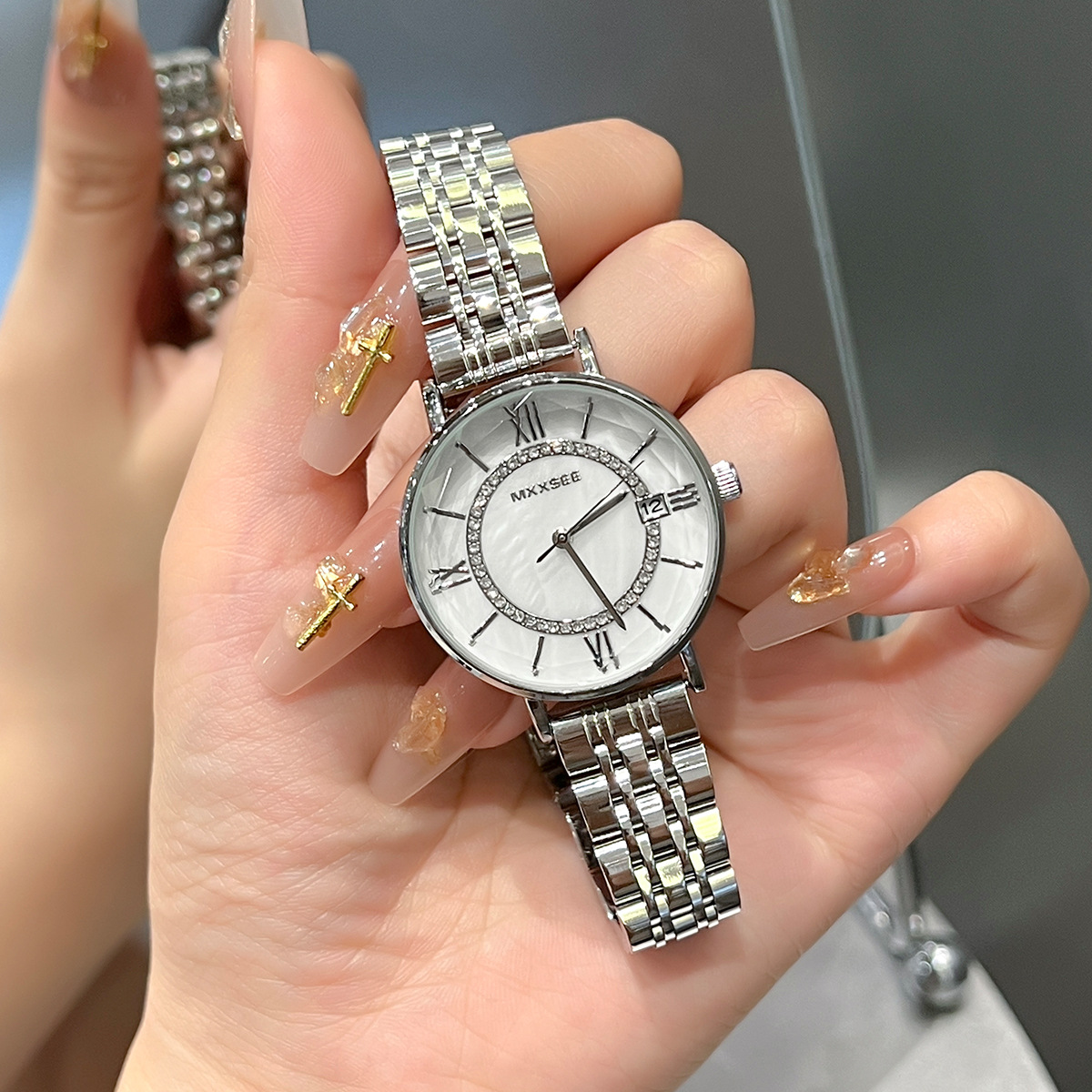 Douyin's popular Gypsophila watch for women, elegant and fashionable rhinestone Ferris wheel quartz watch one piece dropshipping
