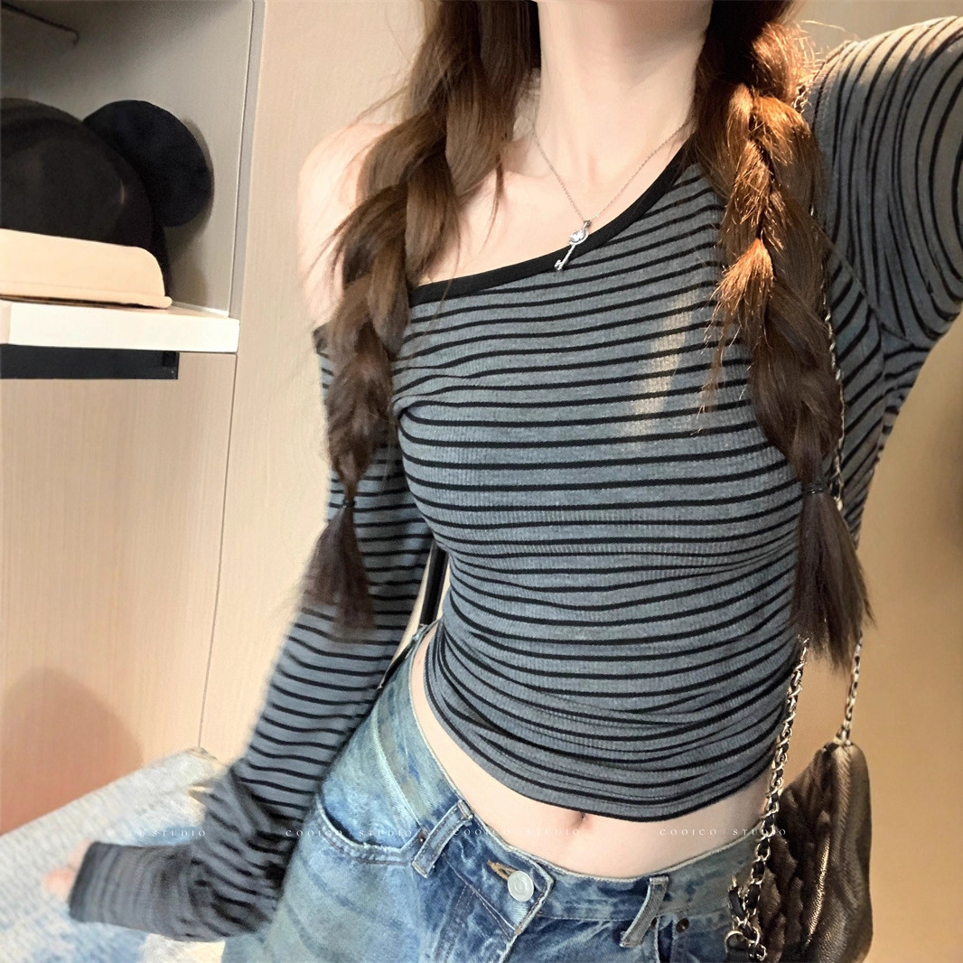 Yeyuan's sexy design with sloping shoulders, slim fit, long-sleeved T-shirt for women, autumn and winter niche bottoming shirt, off-shoulder top