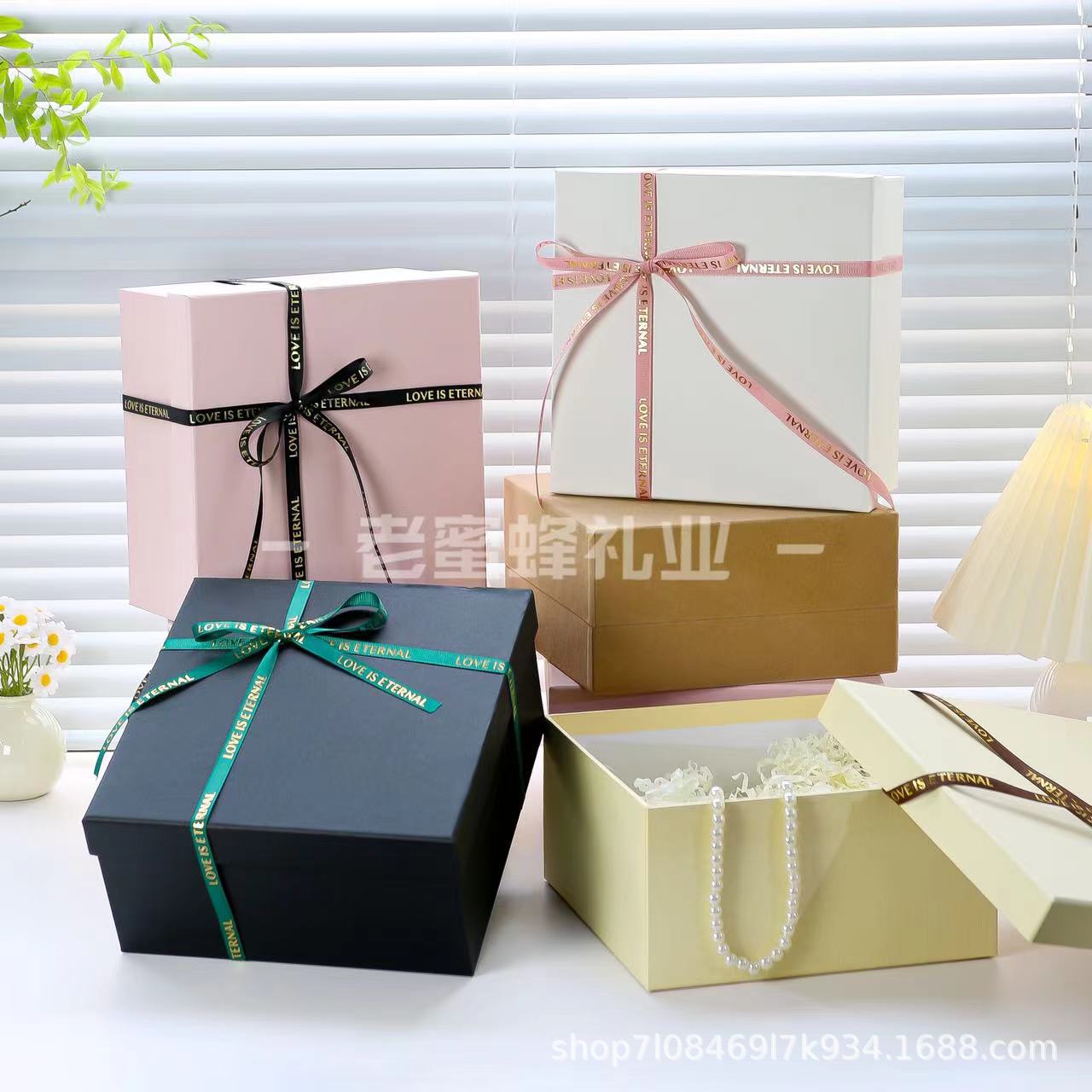 Square heaven and earth cover gift box large holiday gift box gift box Christmas gift gift box packaging