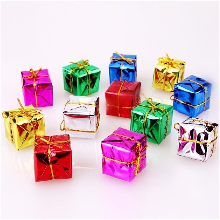 Foam gift bag Christmas decoration supplies Christmas pendant electroplated aluminum paper laser gift bag three-dimensional foam gift 2