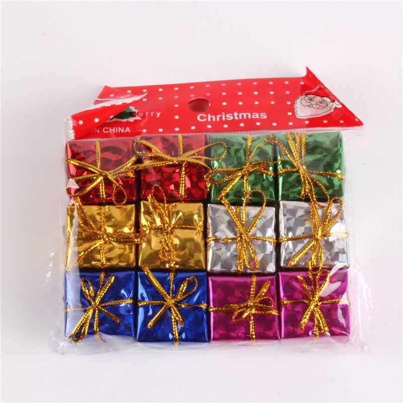 Foam gift bag Christmas decoration supplies Christmas pendant electroplated aluminum paper laser gift bag three-dimensional foam gift 4