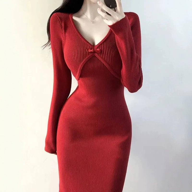 Autumn and winter new Chinese style retro red improved knitted cheongsam disc buckle slimming slim Chinese style young style hip skirt