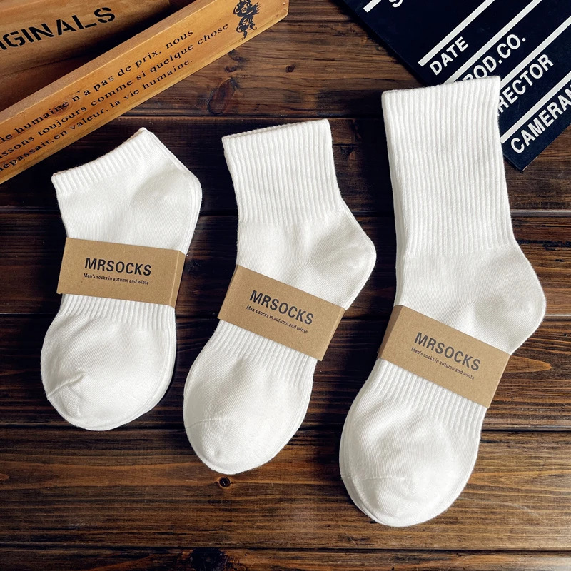 100% pure cotton Xinjiang cotton socks men's and women's sports socks black and white solid color spring and autumn four seasons student couple deodorant socks