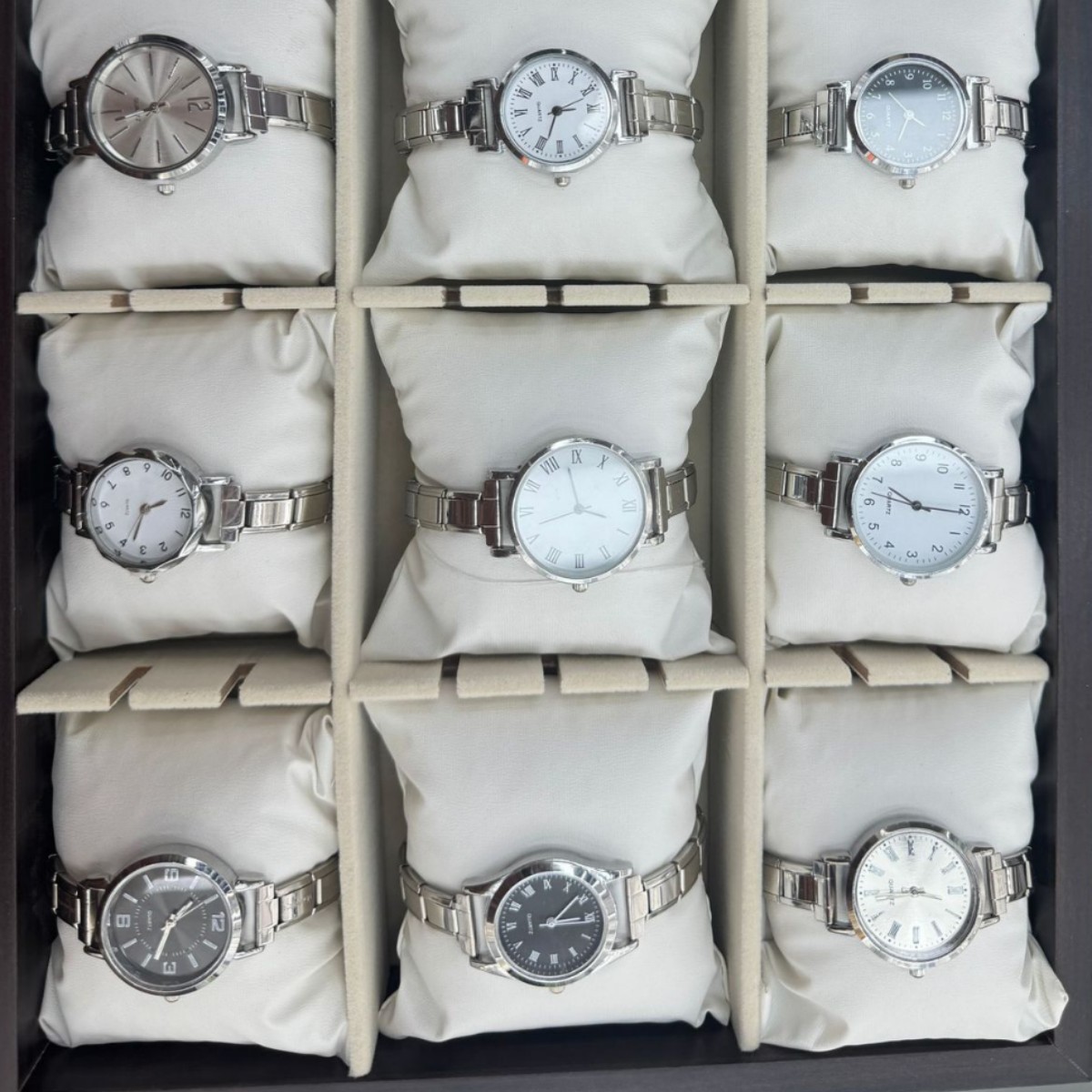 Elastic stainless steel men's and women's round watches, fashionable, simple and trendy, men's and women's quartz watches, bracelets, chain watches