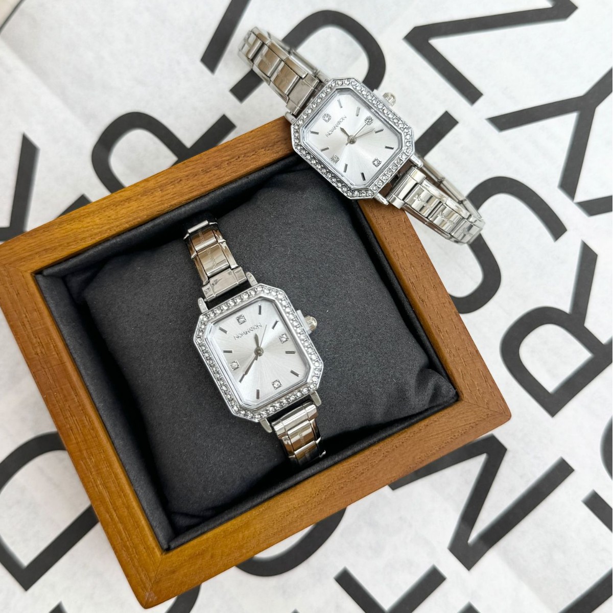 Korean fashion women's watch rhinestone square elastic small temperament bracelet starry casual student quartz watch