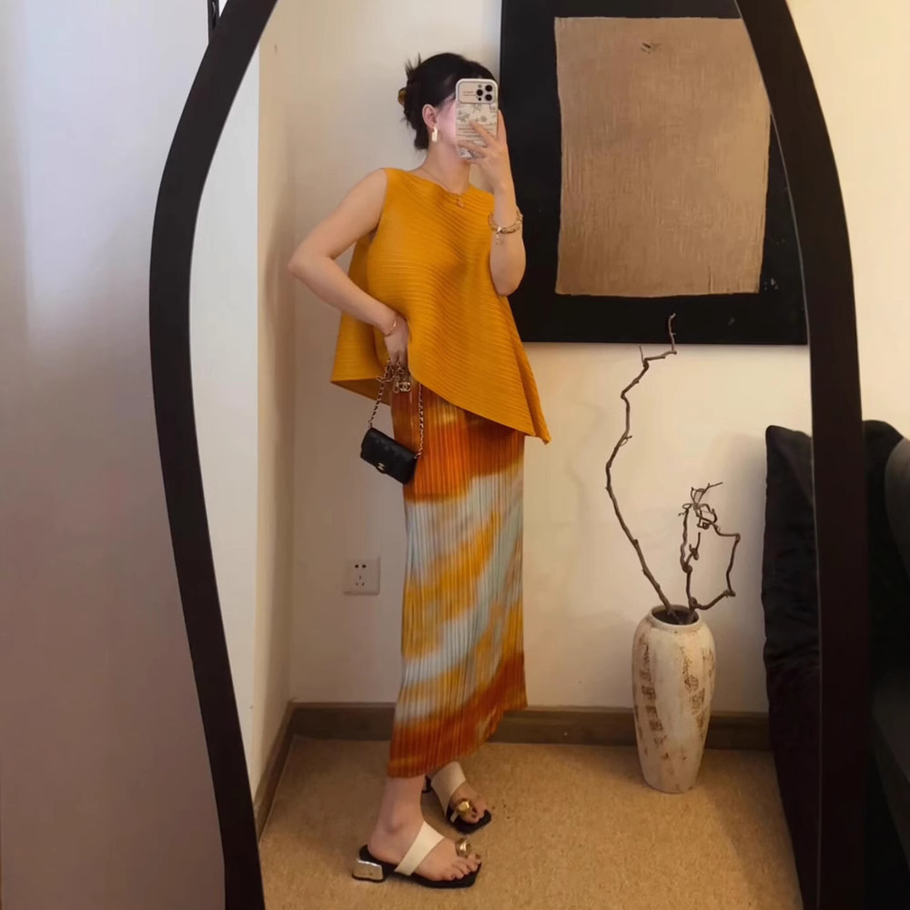 Miyake 2024 new summer suit, feminine, versatile solid color top, high-waisted fringed pleated skirt