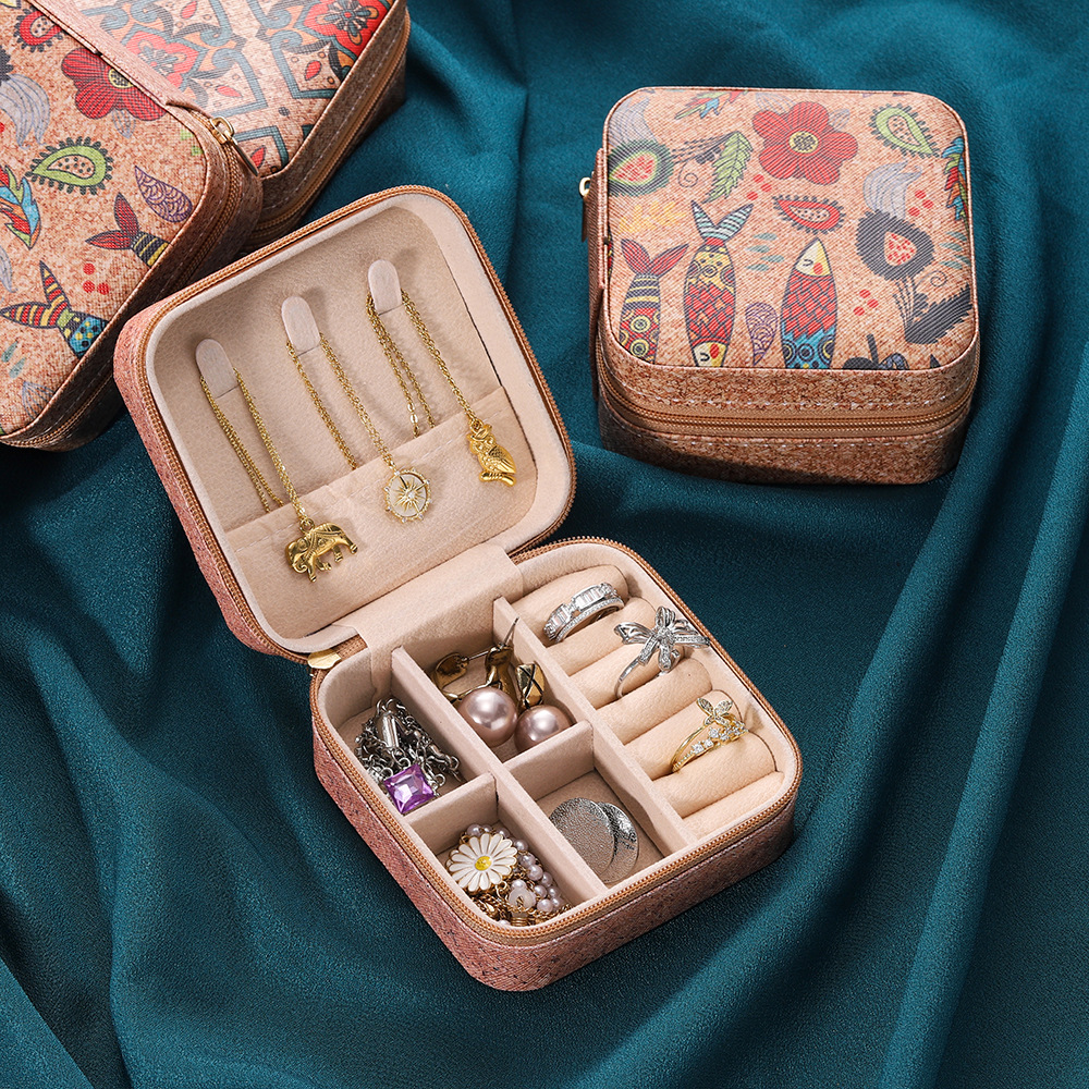 Portable jewelry storage box jewelry box small and exquisite travel jewelry box ring earrings jewelry packaging box