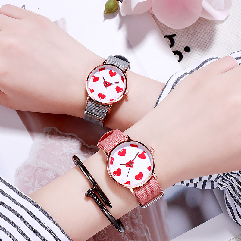 Cute niche watch for men and women, light luxury ins style women's watch, Internet celebrity, same trendy student, simple temperament gift