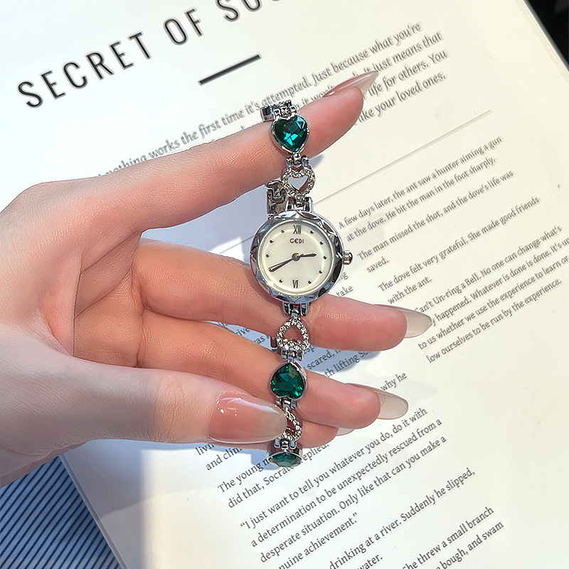 Goldie women's retro light luxury bracelet watch niche high-end heart-shaped rhinestone light luxury temperament quartz watch