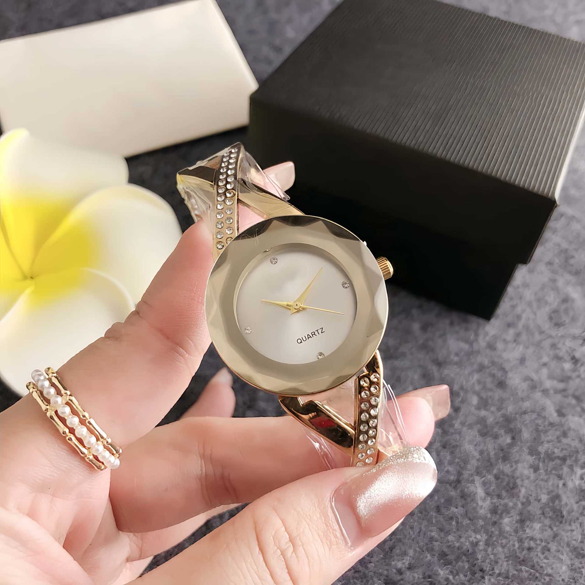 Bracelet Korean style fashion watch female student simple temperament bracelet compact fashion watch small dial ins feng shui diamond