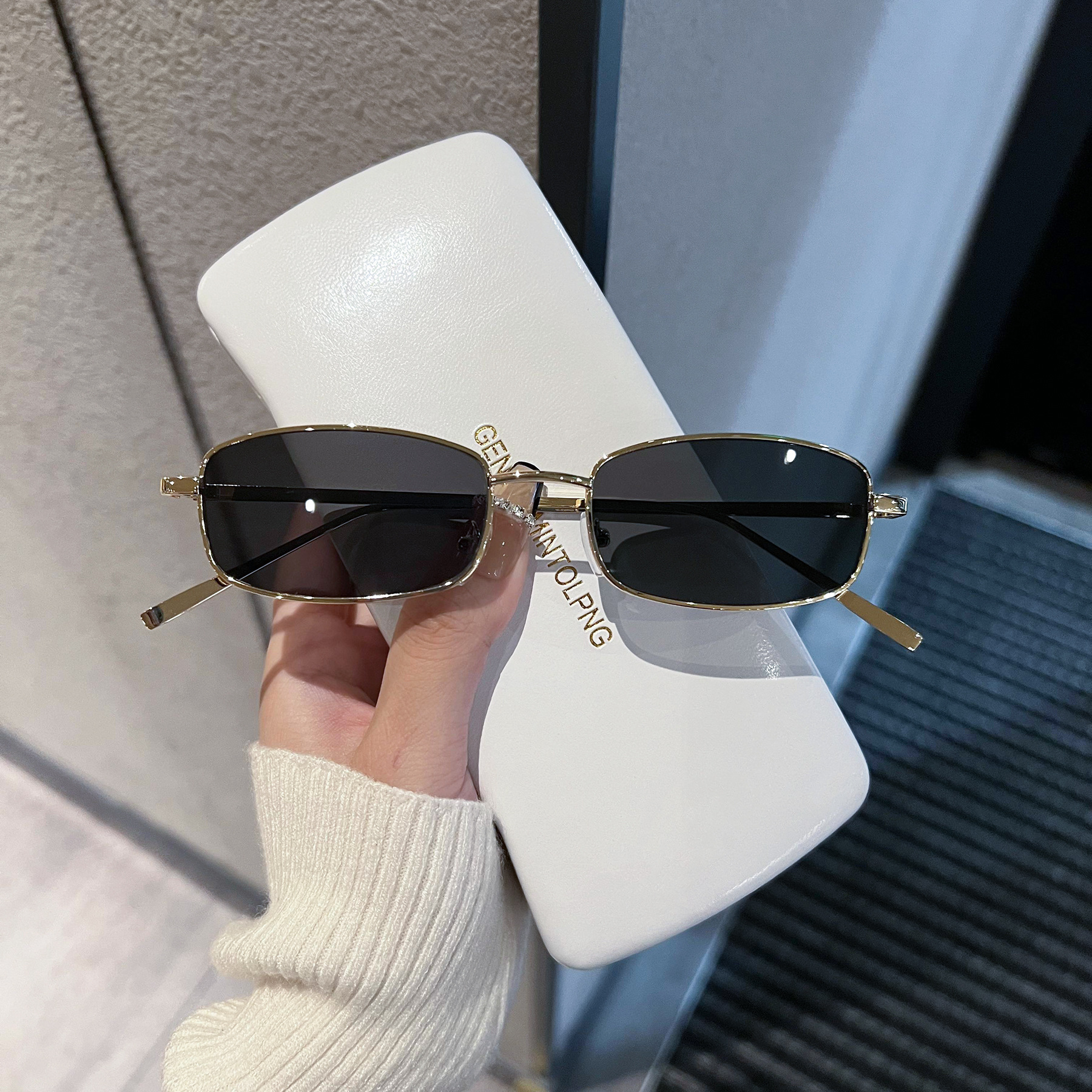 Panniang's same retro sunglasses for men, trendy polarized sunglasses for driving, internet celebrity personality, small frame square glasses for women