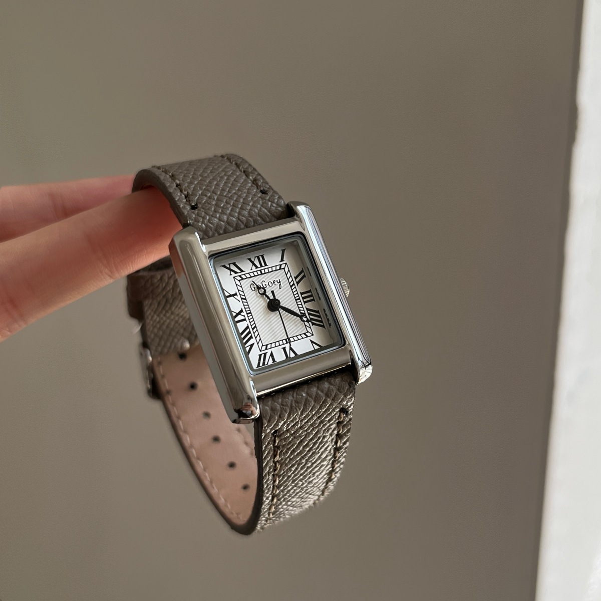 Unique retro classic design square belt watch women's minimalist high-end ins light luxury commuter quartz watch