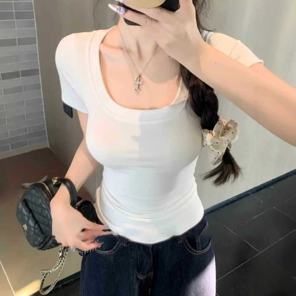 Tight-fitting T-shirt, right shoulder, large U-neck, high-quality bottoming shirt, spring and summer low-neck, short-sleeved, slim, versatile top for women