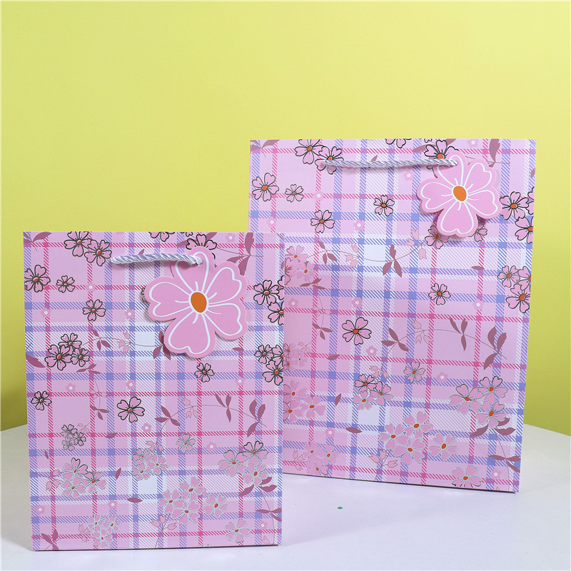 Mother's Day White Card Handbag Flower Season Gift Packaging Spot Wholesale Blue Petal Paper Gift Bag