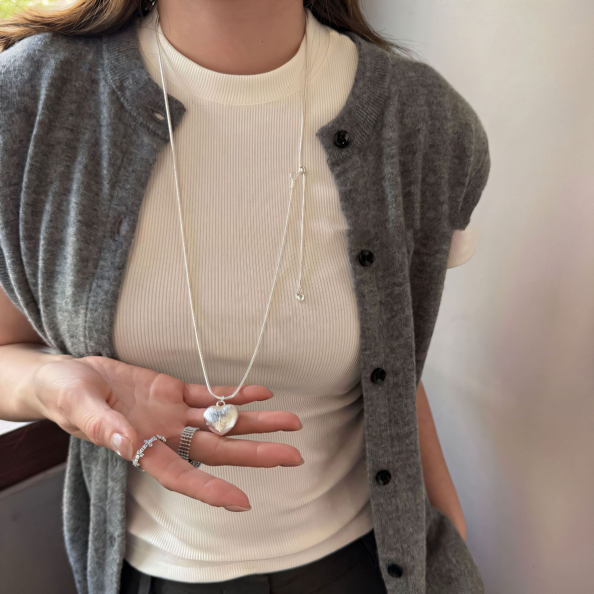 Brushed water drop love pendant pull-out necklace simple high-end sweater chain niche cold style necklace jewelry