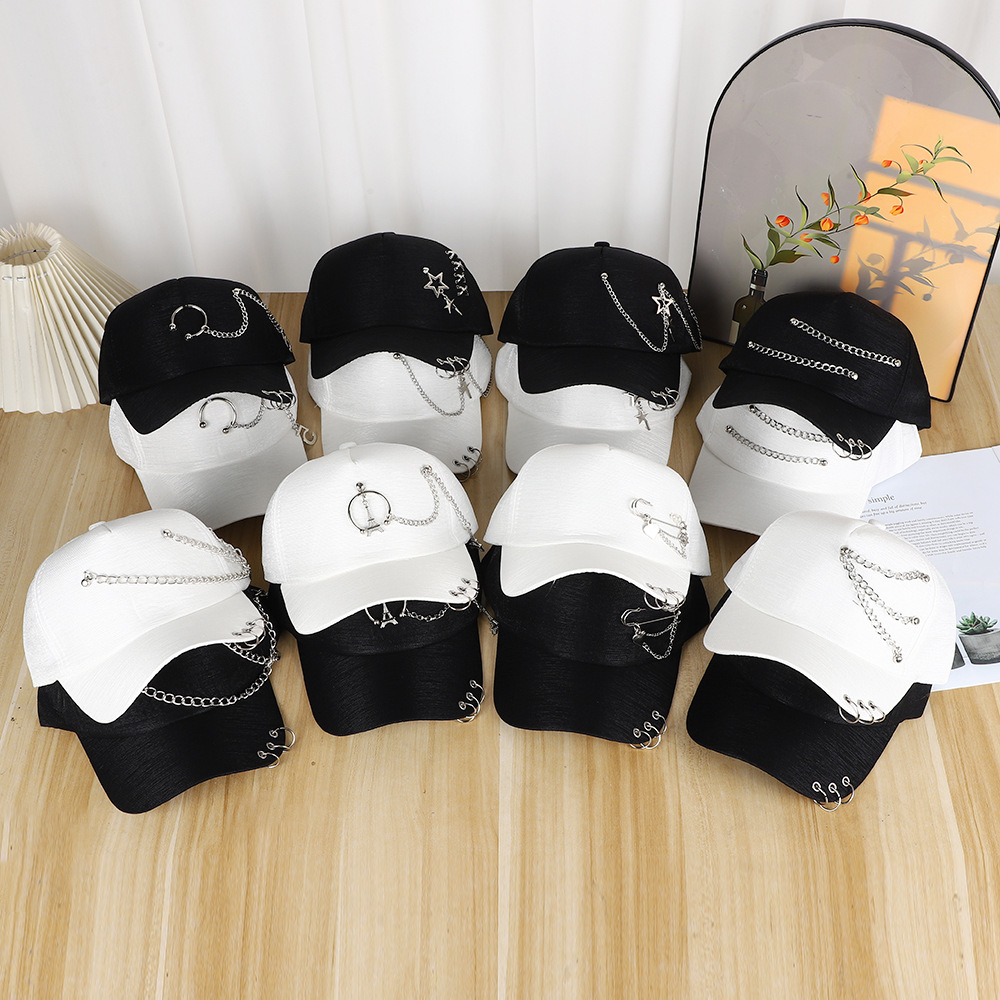 Cross-border foreign trade specializes in hoop hanging accessories, hats, fashion design, purely hand-operated, creative hat manufacturers wholesale