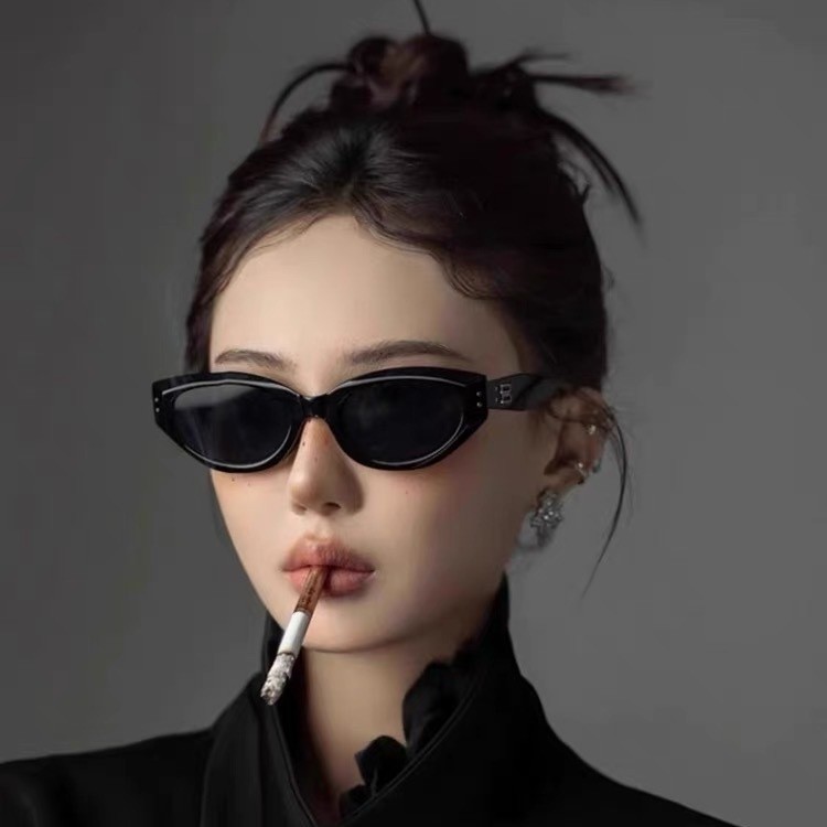 2026 New Cat Eye Sunglasses Women's High-end Fashionable Cycling Sunglasses Anti-UV Hot Girl Fashionable