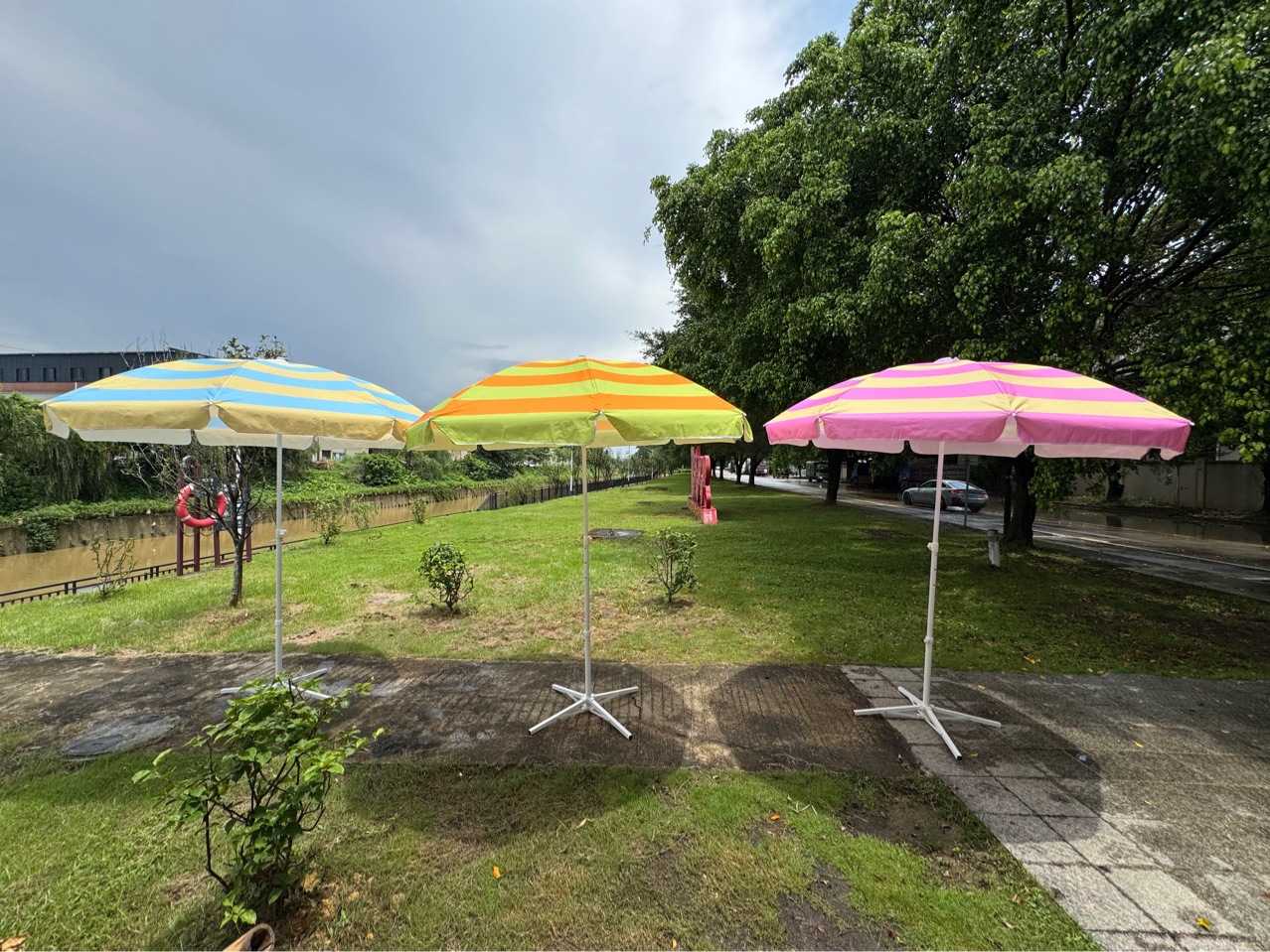 Beach umbrella, outdoor parasol, beach sun protection, striped stall, balcony, courtyard, garden umbrella, large umbrella
