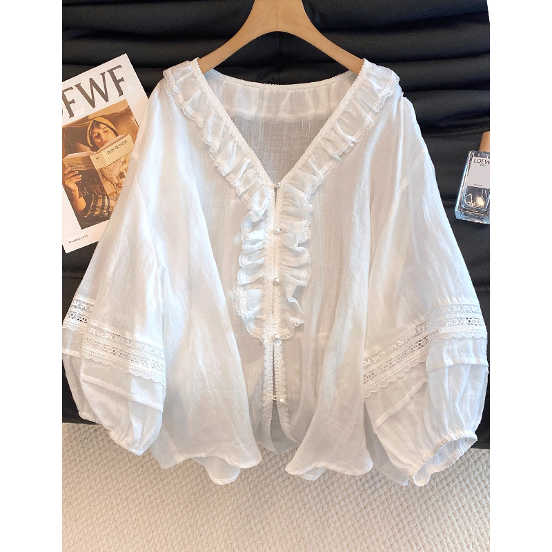 White pleated lace stitching V-neck single-breasted shirt for women 2025 summer new style versatile loose top for commuting