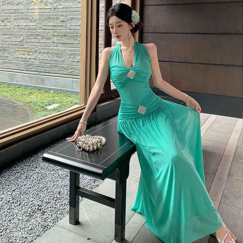 Meishen's new French sweet halterneck sleeveless halterneck bow evening dress romantic and elegant new product