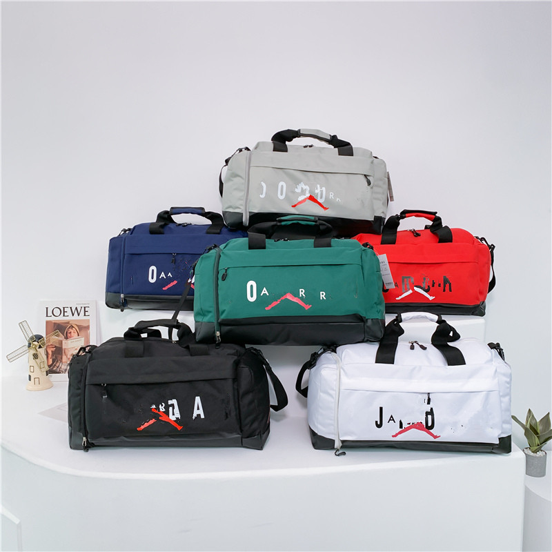Trendy brand logo sports fitness bag for men, large capacity short-distance travel bag, swimming training bag, lightweight luggage backpack for women