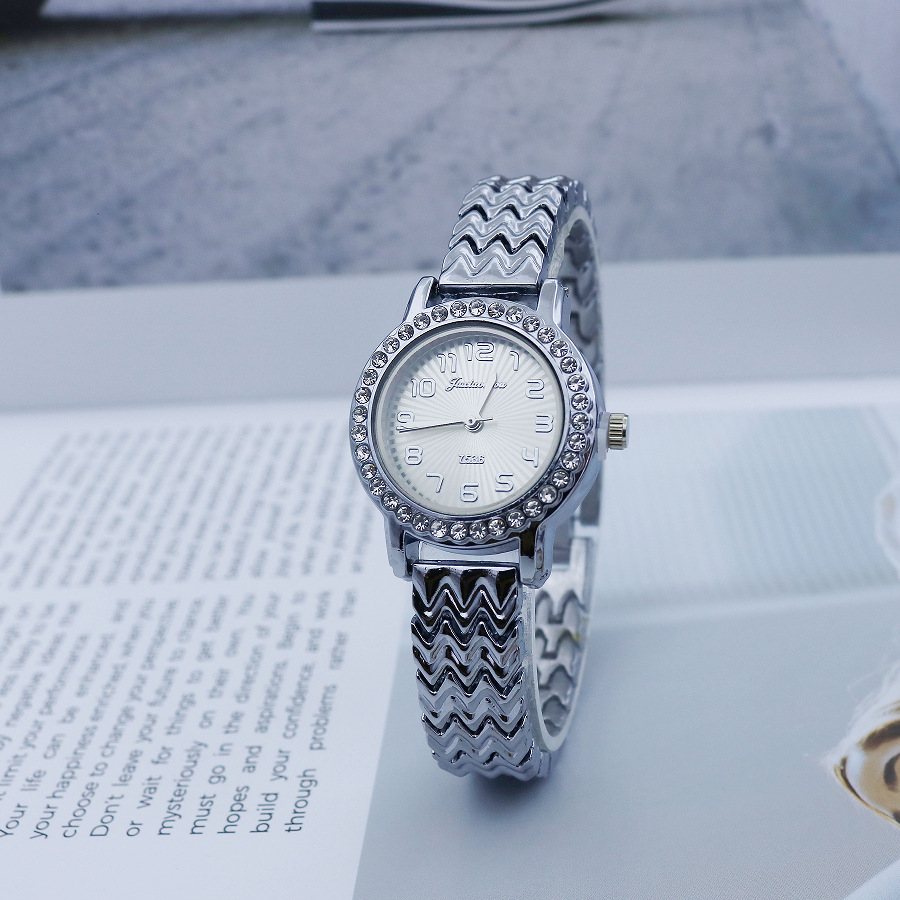 New Korean fashion cross-border popular women's watch women's style niche mid-century style round high-value gold model