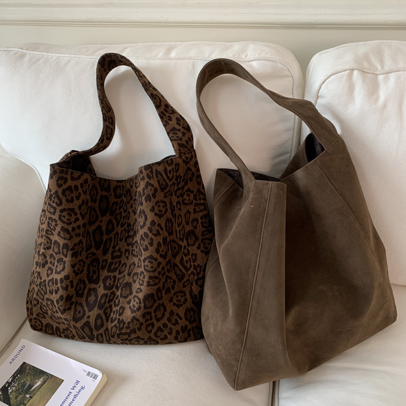 202 early autumn new niche design shoulder bag woolen fabric tote bag trendy personality simple women's bag