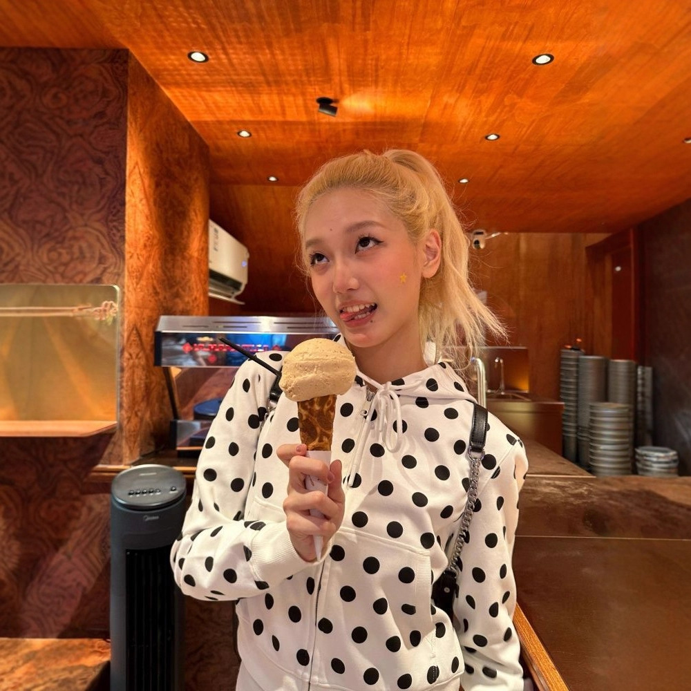 American retro white polka dot long-sleeved zipper cardigan sweatshirt for women early autumn new design versatile jacket short style