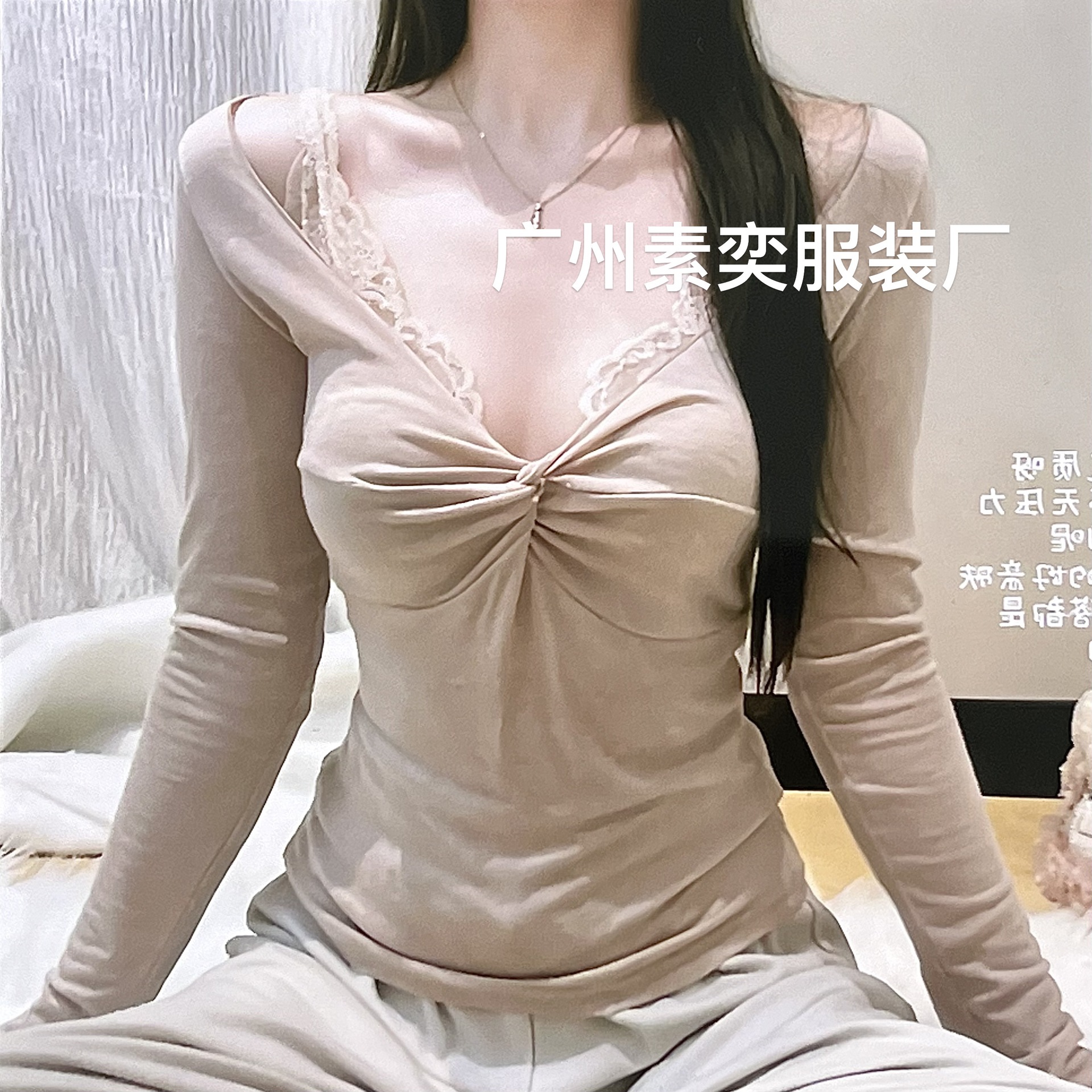 Korean version of women's European-style Lyocell Tencel wool high-end twisted V-neck bottoming autumn and winter 2026 new inner wear